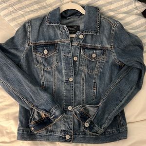 Abercrombie NWT denim jacket size small